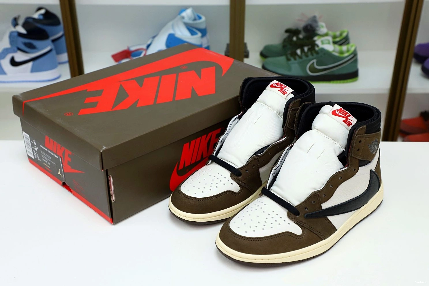 SCOTT JORDAN 1 TRAVIS RETRO OG HIGH 'MOCHA' X AIR 0922